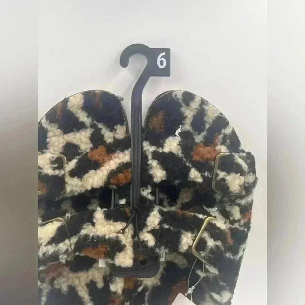 NWT  Fuzzy Cheetah Print Sandals - Picture 3 of 8